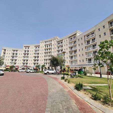 Lord Krishna Palace Vrindāvan Exterior photo