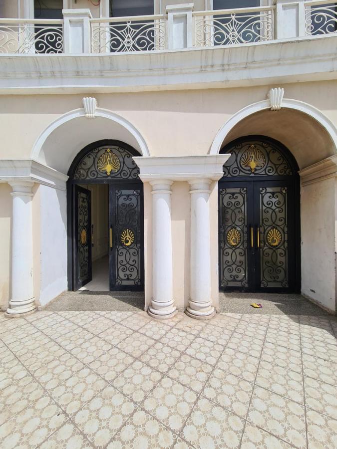 Lord Krishna Palace Vrindāvan Exterior photo